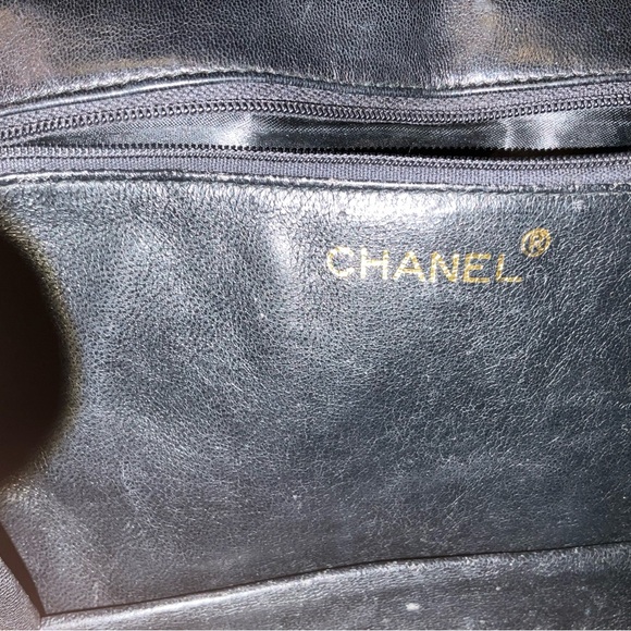 Chanel Black Quilted Leather Chain Bag - Picture 9 of 16